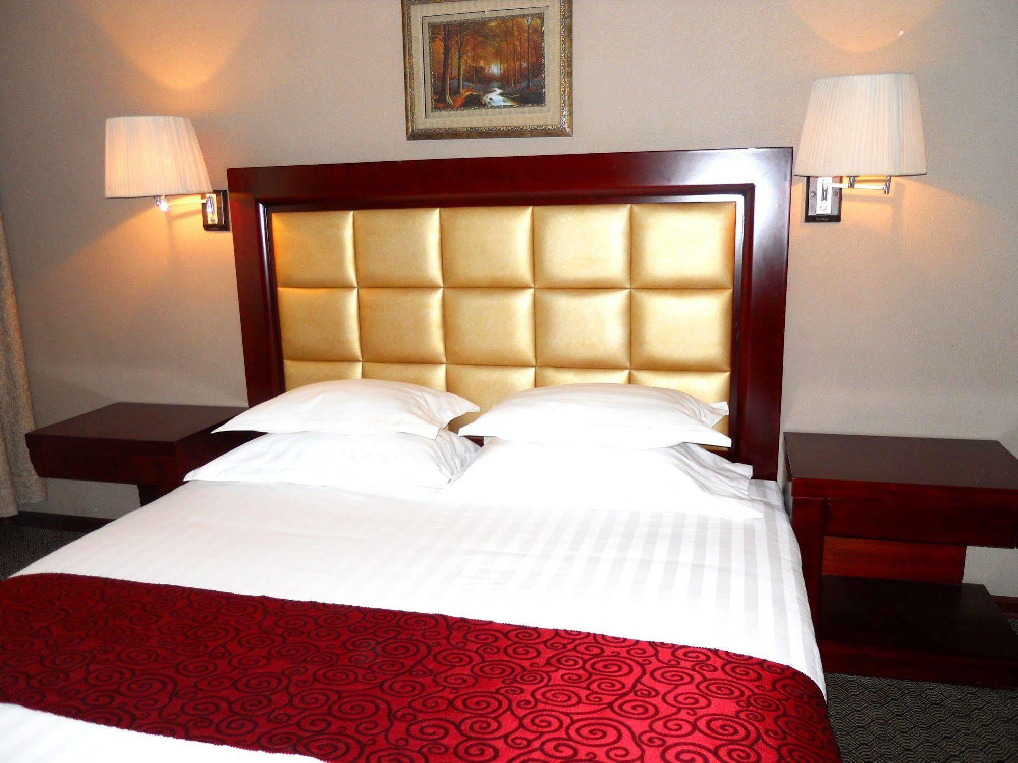 אולן בטור New West Hotel מראה חיצוני תמונה